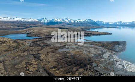 Luftaufnahmen des Lake Tekapo von Godleys Peak Schotterstraße auf der langen Fahrt zur Glenmore Station Stockfoto