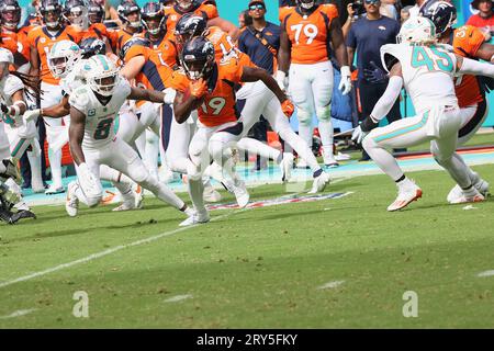 Der Denver Broncos Wide Receiver Marvin Mims Jr. (19) kehrt am 24. September 2023 in Miami Gardens, FL, im Hard Rock Stadium zum Touchdown zurück. Die Dolphins besiegten Broncos 70-20. (Paul Fong/Bild des Sports) Stockfoto
