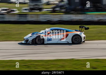 Die SAES-Langstrecken-Rennserie hier auf dem Aldo Scribante Raceway Stockfoto