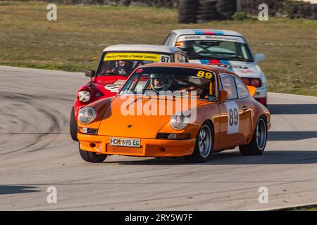 Die SAES-Langstrecken-Rennserie hier auf dem Aldo Scribante Raceway Stockfoto