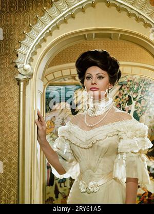 SOPHIA LOREN in LADY L (1965) unter der Regie von PETER USTINOV. Quelle: M.G.M. / Album Stockfoto