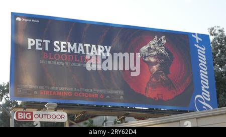 Los Angeles, Kalifornien, USA 28. September 2023 PET Seminary Bloodlines Billboard am Sunset Blvd am 28. September 2023 in Los Angeles, Kalifornien, USA. Foto von Barry King/Alamy Stock Photo Stockfoto