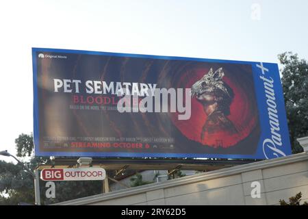 Los Angeles, Kalifornien, USA 28. September 2023 PET Seminary Bloodlines Billboard am Sunset Blvd am 28. September 2023 in Los Angeles, Kalifornien, USA. Foto von Barry King/Alamy Stock Photo Stockfoto