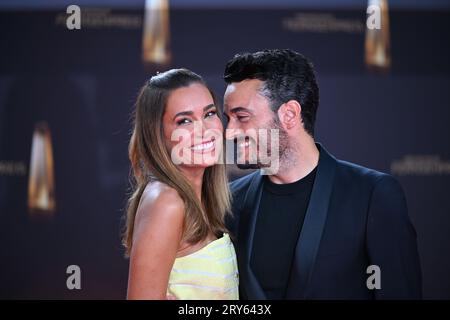 Köln, Deutschland. September 2023 28. Jana Ina Zarrella und Giovanni Zarrella kommen für den Deutschen Fernsehpreis 2023 ins Koloneum. Der Deutsche Fernsehpreis wird für den Credit: Henning Kaiser/dpa/Alamy Live News verliehen Stockfoto