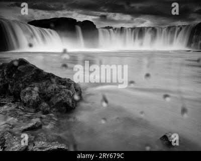 Regen am Godafoss Wasserfall in Island Stockfoto