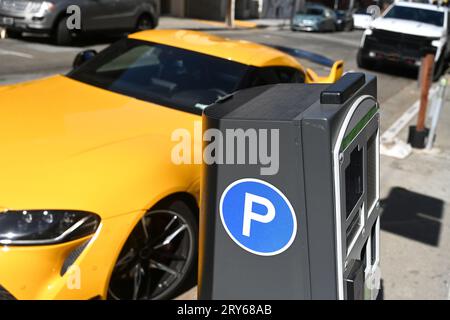 Parkschild am Parkautomaten in San Francisko, USA Stockfoto