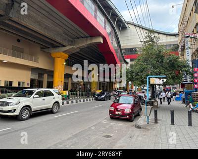 Exklusive Aufnahmen der Brigade Road in Bengaluru Stockfoto