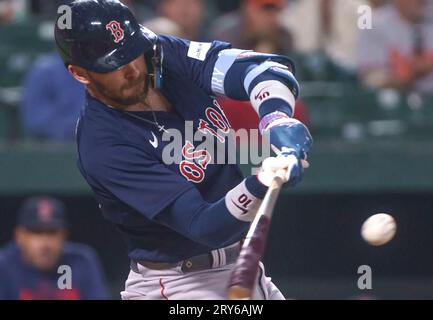 Baltimore, USA. September 2023 28. BALTIMORE, MD - SEPTEMBER 28: Boston Red Sox Shortstop Trevor Story (10) bei einem MLB-Spiel zwischen den Baltimore Orioles und den Boston Red Sox am 28. September 2023 im Orioles Park bei Camden Yards in Baltimore, Maryland. (Foto: Tony Quinn/SipaUSA) Credit: SIPA USA/Alamy Live News Stockfoto