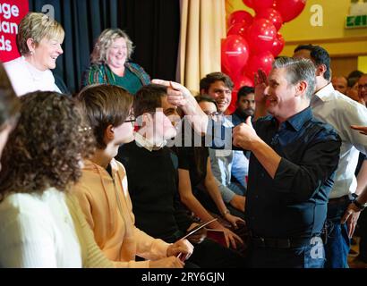 Hamilton, Schottland, Großbritannien. 29. September 2023. Der Vorsitzende der Labour Party, Sir Keir Starmer, schloss sich Anas Sarwar, Michael Shanks und Jackie Baillie für eine schottische Labour-Kundgebung vor den Nachwahlen in Rutherglen und Hamilton West nächste Woche an. Die Scottish Labour Party hofft, den Sitz der SNP zu übernehmen. Iain Masterton/Alamy Live News Stockfoto