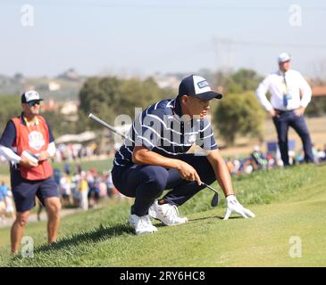 Rom, Italien. September 2023 29. Collin Morikawa, US-Team, legt am ersten Tag des Ryder Cups im Marco Simone Golf Club, Rom, Italien, am Freitag, den 29. September 2023 einen Putt auf den 15. Green an. UPI/Alamy Live News Stockfoto