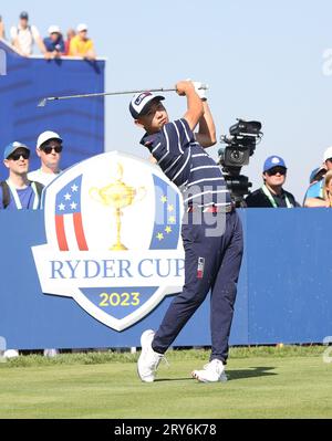 Rom, Italien. September 2023 29. Collin Morikawa aus den USA fährt am Freitag, den 29. September 2023, am ersten Tag des Ryder Cup im Marco Simone Golf Club in Rom, Italien, auf dem 16. Abschlag. Foto von Hugo Philpott/UPI Credit: UPI/Alamy Live News Stockfoto