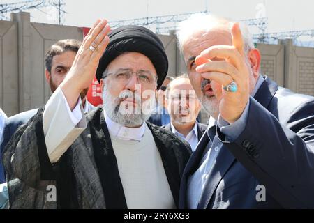 Isfahan, Iran. September 2023 29. Iranischer Präsident EBRAHIM RAISI besucht die Mobarakeh Steel Company (Foolad Mobarakeh). Die erste Einheit des 914-Megawatt-Kombikraftwerks von Isfahan Mobarakeh Steel mit einer Leistung von 307 Megawatt wurde in Anwesenheit des Präsidenten offiziell in Betrieb genommen. (Bild: © iranischer Ratsvorsitz über ZUMA Press Wire) NUR REDAKTIONELLE VERWENDUNG! Nicht für kommerzielle ZWECKE! Stockfoto