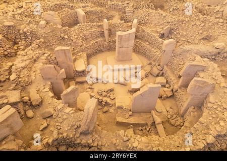 Antike Stätte von Gobekli Tepe in Sanliurfa, Türkei. (Göbeklitepe, der älteste Tempel der Welt und ein UNESCO-Weltkulturerbe.) Stockfoto