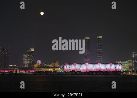 Hangzhou, chinesische Provinz Zhejiang. September 2023 29. Ein Vollmond ist in Hangzhou, Ostchinas Provinz Zhejiang, 29. September 2023 zu sehen. Quelle: Li Zhong/Xinhua/Alamy Live News Stockfoto