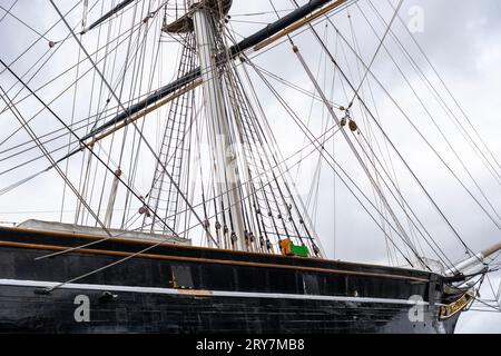 Detail des Bugs des Cutty Sark Teeklipper-Großschiffsmuseums im Trockendock in Greenwich, Südost-London Stockfoto