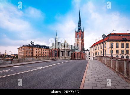 Stadtstraße der Riddarholmen-Kirche in Stockholm, Schweden. Stockfoto