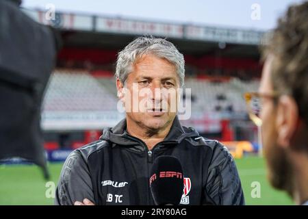 Oss, Niederlande. September 2023 29. OSS, NIEDERLANDE - SEPTEMBER 29: Cheftrainer Ruud Brood von TOP Oss während des Vorspiels während des niederländischen Keukenkampioendivisie-Spiels zwischen TOP Oss und FC Emmen am 29. SEPTEMBER 2023 im Frans Heesen Stadion in Oss, Niederlande. (Foto: Jeroen Meuwsen/Orange Pictures) Credit: Orange Pics BV/Alamy Live News Stockfoto