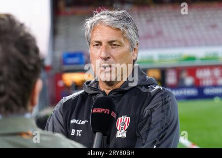 Oss, Niederlande. September 2023 29. OSS, NIEDERLANDE - SEPTEMBER 29: Cheftrainer Ruud Brood von TOP Oss während des Vorspiels während des niederländischen Keukenkampioendivisie-Spiels zwischen TOP Oss und FC Emmen am 29. SEPTEMBER 2023 im Frans Heesen Stadion in Oss, Niederlande. (Foto: Jeroen Meuwsen/Orange Pictures) Credit: Orange Pics BV/Alamy Live News Stockfoto