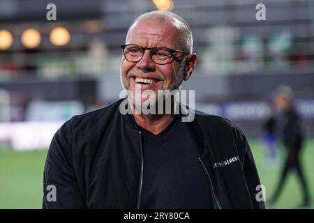 Oss, Niederlande. September 2023 29. OSS, NIEDERLANDE - SEPTEMBER 29: Cheftrainer Fred Grim vom FC Emmen während des niederländischen Keukenkampioendivisie-Spiels zwischen TOP Oss und FC Emmen im Frans Heesen Stadion am 29. September 2023 in Oss, Niederlande. (Foto: Jeroen Meuwsen/Orange Pictures) Credit: Orange Pics BV/Alamy Live News Stockfoto