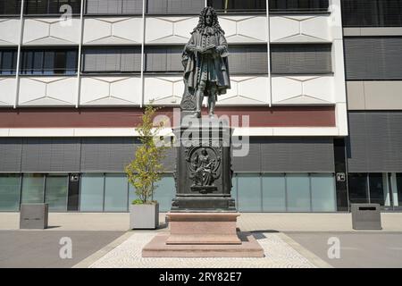 Leibnizdenkmal, Innenhof, Universität Leipzig, Augustplatz, Leipzig, Sachsen, Deutschland Stockfoto