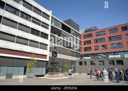 Leibnizdenkmal, Innenhof, Universität Leipzig, Augustplatz, Leipzig, Sachsen, Deutschland Stockfoto