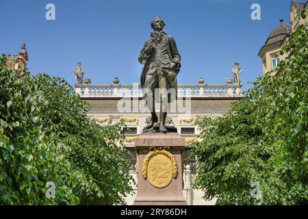 Denkmal Johann Wolfgang von Goethe, Naschmarkt, Leipzig, Sachsen, Deutschland *** Denkmal Johann Wolfgang von Goethe, Naschmarkt, Leipzig, Sachsen, Deutschland Credit: Imago/Alamy Live News Stockfoto