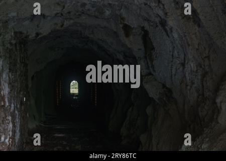 Tunnel für Fußgänger in den pyrenäen, Baskenland, Spanien Stockfoto