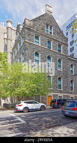 Die Fortune Academy, 630 Riverside Drive, ist ein gotisches schlossähnliches Haus für ehemalige Gefangene, das aus einem Mädcheninternat umgebaut wurde. Stockfoto