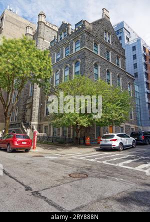 Die Fortune Academy, 630 Riverside Drive, ist ein gotisches schlossähnliches Haus für ehemalige Gefangene, das aus einem Mädcheninternat umgebaut wurde. Stockfoto