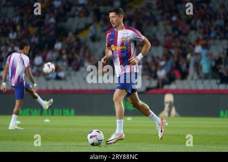29. September 2023; Estadi olímpic lluís Companys, Barcelona, Spanien, Spanisch La Liga Football, Barcelona gegen Sevilla; Robert Lewandowski FC Barcelona erwärmt sich vor dem Spiel Stockfoto