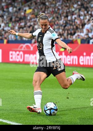 BOCHUM - Klara Buhl aus Deutschland während des UEFA Nations League-Frauenspiels zwischen Deutschland und Island im Vonovia Ruhr-Stadion am 26. September 2023 in Bochum. ANP | Hollandse Hoogte | GERRIT VAN COLOGNE Stockfoto