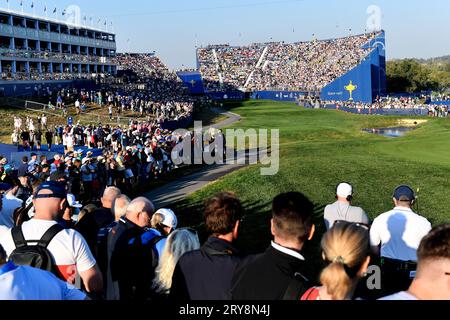 Roma, Italien. September 2023 29. Die Zuschauer besuchen die Foursome-Spiele des Ryder Cup 2023 im Marco Simone Golf and Country Club in Rom, (Italien), 29. September 2023. Quelle: Insidefoto di andrea staccioli/Alamy Live News Stockfoto