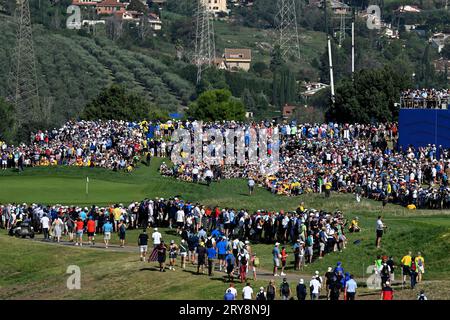 Roma, Italien. September 2023 29. Die Zuschauer besuchen die Foursome-Spiele des Ryder Cup 2023 im Marco Simone Golf and Country Club in Rom, (Italien), 29. September 2023. Quelle: Insidefoto di andrea staccioli/Alamy Live News Stockfoto