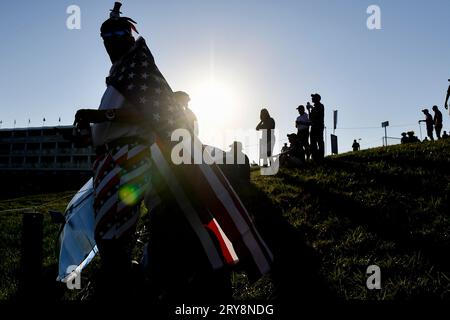 Roma, Italien. September 2023 29. Team USA-Fan nimmt am 29. September 2023 an den Foursome-Spielen des Ryder Cup 2023 im Marco Simone Golf and Country Club in Rom (Italien) Teil. Quelle: Insidefoto di andrea staccioli/Alamy Live News Stockfoto