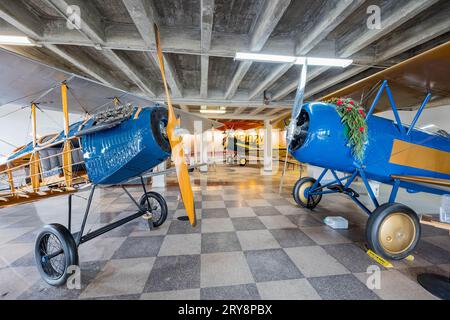 Kansas, SEP 16 2023 - Innenansicht des Luftfahrtmuseums Stockfoto