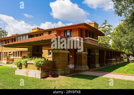 Kansas, SEP 16 2023 – Sonnenschein von außen auf das Allen House von Frank Lloyd Wright Stockfoto