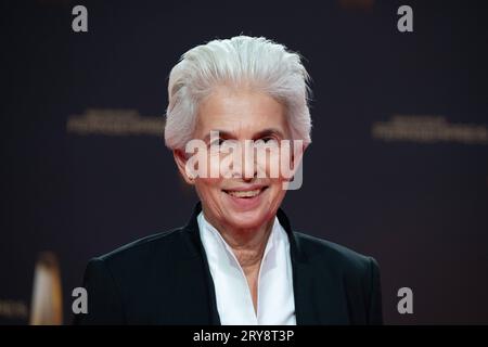 Marie-Agnes STRACK-ZIMMERMANN, Politikerin, FDP, Roter Teppich, Red Carpet Show, Ankunft, Ankunft, Verleihung des Deutschen Fernsehpreises, der Deutsche Fernsehpreis 2023, Deutscher Fernsehpreis 2023 in den MMC Studios Köln, am 28.09.2023. *** Marie Agnes STRACK ZIMMERMANN, Politikerin, FDP, roter Teppich, rote Teppichshow, Anreise, Anreise, Deutscher Fernsehpreis, Deutscher Fernsehpreis 2023, Deutscher Fernsehpreis 2023 in den MMC Studios Köln, am 28 09 2023 Credit: Imago/Alamy Live News Stockfoto