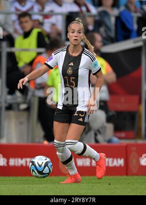 BOCHUM - Giulia Gwinn aus Deutschland während des UEFA Nations League-Frauenspiels zwischen Deutschland und Island im Vonovia Ruhr-Stadion am 26. September 2023 in Bochum. ANP | Hollandse Hoogte | GERRIT VAN COLOGNE Stockfoto