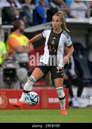 BOCHUM - Giulia Gwinn aus Deutschland während des UEFA Nations League-Frauenspiels zwischen Deutschland und Island im Vonovia Ruhr-Stadion am 26. September 2023 in Bochum. ANP | Hollandse Hoogte | GERRIT VAN COLOGNE Stockfoto