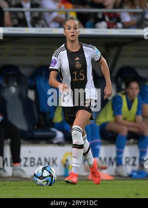 BOCHUM - Giulia Gwinn aus Deutschland während des UEFA Nations League-Frauenspiels zwischen Deutschland und Island im Vonovia Ruhr-Stadion am 26. September 2023 in Bochum. ANP | Hollandse Hoogte | GERRIT VAN COLOGNE Stockfoto