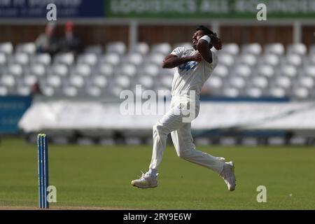 Durhams Vishwa Fernando während des LV= County Championship-Spiels zwischen Durham und Leicestershire am 28. September 2023 auf dem Seat Unique Riverside, Chester le Street. (Foto: Mark Fletcher | MI News) Credit: MI News & Sport /Alamy Live News Stockfoto