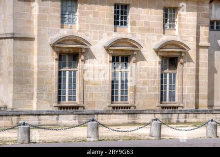 Die Ecole Militaire in Paris, wo Napoleon seinen Abschluss machte und die noch heute in Gebrauch ist. Stockfoto