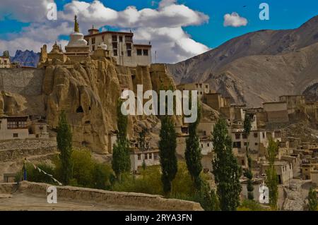 Lamayuru Gompa - Tibetisch-buddhistisches Kloster auf einem Crag in Ladakh, Indien Stockfoto