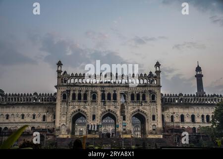 Bara Imambara oder Asfi Imambara ist ein berühmtes Wahrzeichen in Lucknow Indien, das von Nawab von Awadh Asaf Ud Daula geschaffen wurde Stockfoto