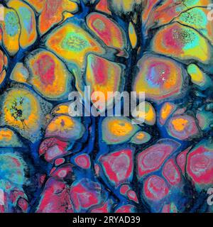 Aquarellzeichnung abstraktes Quadrat. Schwarzer Hintergrund, orange, gelb, rot, grün, blaue Flecken in wunderbar fließender Bewegung Stockfoto