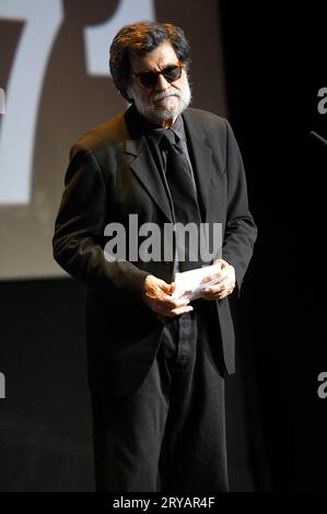 Victor Erice bei der Verleihung des Donostia Awards für sein Lebenswerk auf dem 71. Internationales Filmfestival San Sebastian/Festival Internacional de Cine de San Sebastian im Theater Victoria Eugenia. San Sebastian, *** Victor Erice erhält den Donostia Award for Lifetime Achievement auf dem San Sebastian International Film Festival 71 Internacional de Cine de San Sebastian im Victoria Eugenia San Sebastian Theater, Foto:XC.xNiehausx/xFuturexImagex erice 3904 Credit: Imago/Alamy Live News Stockfoto