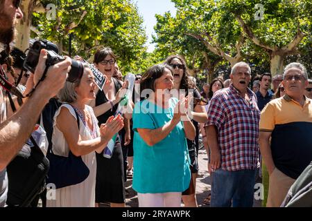 Logroño, La Rioja, Spanien - 09. Juli 2023. Protest gegen das sexistische Verbrechen in Logroño. Ein Mann syrischer Herkunft ersticht seine Frau und ersticht sie Stockfoto