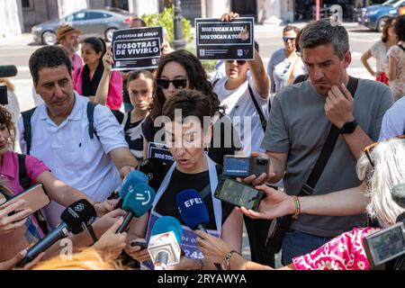 Logroño, La Rioja, Spanien - 09. Juli 2023. Protest gegen das sexistische Verbrechen in Logroño. Ein Mann syrischer Herkunft ersticht seine Frau und ersticht sie Stockfoto