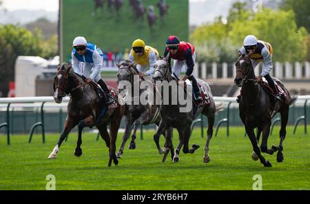 30. September 2023 in Paris, Frankreich. Double Major und Jockey Maxime Guyon gewinnen den Qatar Prix Chaudenay für Trainer C. Ferland und Besitzer Wertheimer & Frere Credit: JTW Equine Images/Alamy Live News Stockfoto