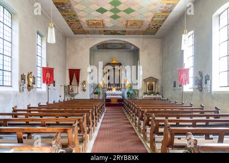 Innenraum der katholischen Herz-Jesu-Kirche in Tüchersfeld in der Fränkischen Schweiz, Stadt Pottenstein, Bayern, Deutschland Stockfoto
